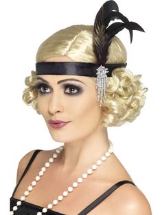 Black Satin Charleston Headband.  http://www.getiton-fancydress.co.uk/adults/throughthedecades/1920srazzledazzle/blacksatincharlestonheadband#.UniAMFOnIYI Estilo Charleston, 1920s Fancy Dress, Look Gatsby, 1920s Makeup, Gatsby Girl, Gatsby Hair, 1920s Headband, Flapper Headpiece, Gatsby Costume