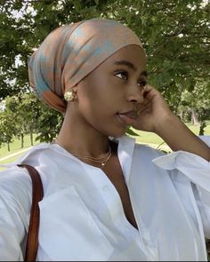 Pashmina Head Wrap, Covering Hair With Scarf, Christian Head Covering Style, Head Scarf Styles Black Women, Head Covering Christian, Scarf Black Women, Doek Styles, Uche Mba, Christian Veiling