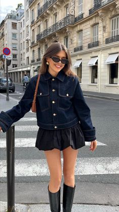 IG: @heloise.guillet Fall Cool Outfits, Date Look Outfits, Hosting Outfits, Outfits To Go Out At Night, Outfits For Dates, Heloise Guillet, Black Jean Outfits, Date Outfit Aesthetic, Paris Spring Outfit