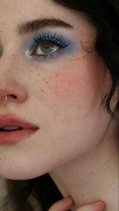 Colorful Blush Makeup, Soft Punk Makeup, Ethereal Makeup Aesthetic, Mamma Mia Makeup, Ethereal Eye Makeup, Downturned Eyes Makeup, Eclectic Makeup, Cute Summer Makeup, Funky Aesthetic Outfits