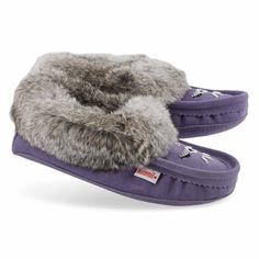 SoftMoc Women's SF600 Rabbit Fur Moccasin - R | SoftMoc USA Winter Sheepskin Moccasins With Round Toe, Winter Suede Moccasins With Rubber Sole, Winter Suede Moccasins With Round Toe, Gift Card Number, Cozy Feeling, Fur Slides, Womens Size Chart, Rabbit Fur, Fur Collars