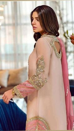 Raw Silk Salwar, Silk Salwar Suit, New Hijab, Salwar Suits Online, Pakistani Dresses Casual, Chiffon Collection, Pakistani Dress, Pakistani Bridal Dresses, Pakistani Dress Design