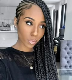 Ghanaian Hairstyles, Latest Braided Hairstyles, Lemonade Braids Hairstyles, Weave Hairstyles Braided, Lemonade Braids, Hair Colorful, Long Box Braids, Braided Styles