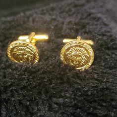 Classy Versace Cuff Links Gold Tone With Iconic Medusa Head In Excellent Condition. Versace Accessories, Medusa Head, Cuff Links, Limited Time, Versace, Cufflinks, Gold Tones, Mens Accessories, Cuff