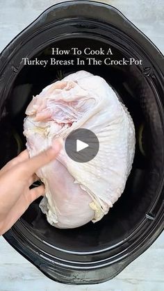 a video demonstrating how to cook a turkey breast in the crock pot for dinner