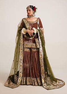 Velvet Gharara Kameez and Net Dupatta Wedding Dress Sharara Aesthetic, Velvet Gharara, Gol Gappa, Sharara Design, Garara Dress, Lilac Velvet, Gharara Designs, Bridal Trousseau, Desi Fashion Casual