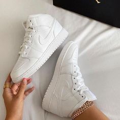 Air Jordan 1 White, Jordan 1 High Outfit, Cheap Jordan Shoes, White Jordans, Cheap Shoes Online, Womens Air Jordans, High Shoes