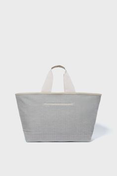 Gray Marled Weekender Tote Functional Rectangular Weekender Bag For Daily Use, Practical Rectangular Weekender Bag For On-the-go, Practical Rectangular Weekender Bag For Weekend Trips, Practical Everyday Large Capacity Luggage, Modern Travel Bag With Large Capacity Double Handle, Modern Travel Bag With Large Capacity And Double Handle, Everyday Weekender Bag With Double Reinforced Handles, Functional Tote Weekender Bag With Zipper Pocket, Functional Weekender Tote Bag With Zipper Pocket