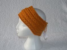 Pretty headband or fancy headband, honey, new, for Women. It is quite stretchy, wide. Will your ears be warm in winter or why not, to hit the ski slopes? Item made by myself, with new wool. Easy maintenance: either by hand or by machine at 30o You can see what this looks like on the female mannequin, which has a head circumference of approximately 54/56 cm Pretty Headbands, Female Mannequin, New Fantasy, Headband For Women, Ski Slopes, Turbans, Headbands For Women, Head Circumference, Hair Accessories Headbands