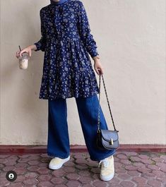 #outfits#pants#shirts#dress #frock Western Hijab Outfit, Muslim Jeans Outfits, Western Hijabi Outfits, Long Top Designs For Muslim Women, Short Frock With Jeans, Long Tops Designs For Muslims, Modest Wear Muslim Casual, Outfit Ideas For Muslim Women, Muslimah Fashion Outfits Casual