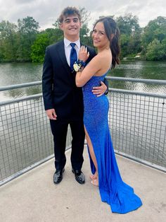 senior prom pictures | blue prom dress | sherri hill dress | prom date poses | cute prom pic inspo | prom night | boyfriend and girlfriend pose | cute couples picture | formal poses | school dance | senior prom | prom hair | matching prom outfits Blue Prom Dress Sherri Hill, Prom Date Poses, Senior Prom Pictures, Matching Prom Outfits, Date Poses, Matching Prom, Formal Poses, Prom Dress Sherri Hill, Couples Picture