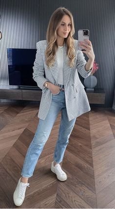 Elegantes Outfit Damen, Smart Casual Women Outfits, Lawyer Fashion, Smart Casual Work Outfit, Casual Work Outfits Women, Casual Chic Outfits, Business Casual Outfits For Women