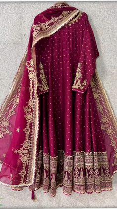 Barat Guest Dresses Pakistani, Nikah Guest Outfit, Barat Outfit, Long Frock Suit, Red Frock, Simple Dress Casual, Latest Bridal Lehenga, Lace Dress Design, Anarkali Dress Pattern