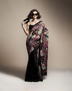 Iconic Sabyasachi Sarees Are Perfect For Summer Soirees & Cocktail Parties - ShaadiWish Reception Outfit For Bride Indian, Outfit Ideas For Bride, Reception Saree For Bride, Indian Reception Outfit, Sabyasachi Collection, Reception Sarees, Halter Neck Gown, Reception Outfits, Sabyasachi Sarees