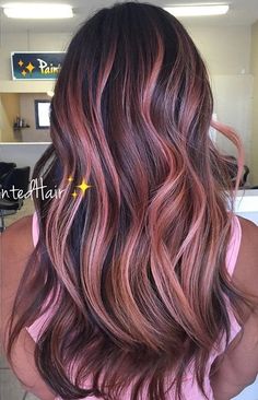 Brunette with rose gold highlights Rose Gold Hair Brunette, Gold Balayage, Rose Gold Balayage, Gold Hair Colors, Autumn Hair, Hair Color Rose Gold, Color Highlights, Long Brunette, Balayage Hair Dark