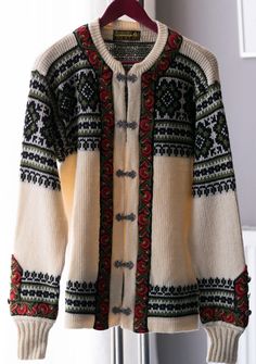 M size length 29 inch armpit to armpit 21 inch sleeve length 27 inch Men’s Fair Isle Sweater, Folk-style Long Sleeve Outerwear With Woven Motifs, Men Pullover, May 2024, Latvia, Gender Neutral, Sleeve Length, Sweatshirts Hoodie, Adult Outfits