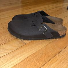 Great Condition. Size Eu 40 ( Womens 9-9.5 And Mens 7-7.5) Color: Black Boston Birkenstock, Birkenstock Clog, Birkenstock Clogs, Birkenstock Black, Birkenstock Shoes, Shoes Womens, 7 And 7, Mule Clogs, Mules Shoes