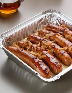 Never tried cooking brats like this before, but wow, what a game-changer! Baked Brats, Cooking Brats, Cooktop Cove Recipes, Sausage Meals, How To Cook Brats, Brats Recipes, Bratwurst Recipes, Buttery Mashed Potatoes, Beer Brats