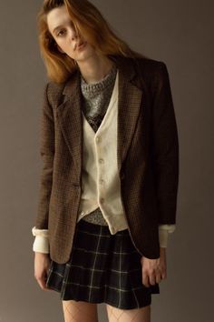 Dark Academia Outfit Women, Jackets Winter, Vintage Clothes Women, Urban Renewal, Alt Fashion