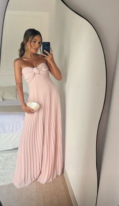 Item Details ： Product Number : C2646 Fabric: Chiffon Silhouette：A Line Sleeves：Sleeveless Back Style:Zipper Prom Dresses Long Pink, Prom Dress Evening, Ball Gowns Evening, Prom Dresses Online, Mode Inspo, Dress Evening, Evening Party Dress, Party Gowns