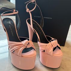 New In Box Size 36,5 Designer Almond Toe Platform Heels, Modern Pink Heels For Evening, Patent Leather Party Heels With Branded Insole, Patent Leather Heels For Party, Designer Platform Heels For Gala, Heel Platforms, Color Drawing, Zanotti Shoes, Giuseppe Zanotti Shoes