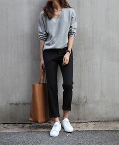 ............................................ Celana Jogger Wanita, Ținute Business Casual, Style Désinvolte Chic, Skirt Diy, Style Casual Chic, Sneakers Fashion Outfits