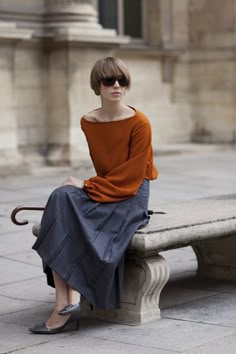 Pretty Colours The Sartorialist, French Street Fashion, Looks Street Style, Business Outfit, Beautiful Skirts, Style Crush, 가을 패션, Street Style Looks, Street Chic