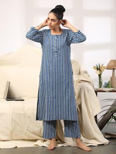 Blue Cotton Kurti, Nightwear Dress, Long Kurtis, Kurti Patterns, Kurti Designs Latest, Simple Sarees, Cotton Kurti Designs, Cotton Kurti, Cotton Kurta