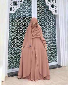 Abaya Ideas, Fesyen Islam, Bridal Hijab, Eid Outfits, Simple Gowns, Classy Winter Outfits