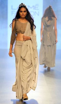 Latest Indian Fashion Trends, Lakme Fashion Week 2016, Choli Dress, Fashion Week 2016, Saree Trends, Lakme Fashion Week