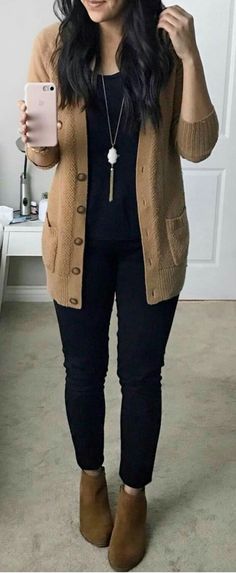 Comfy Jeans Outfit, Looks Jeans, Outfit Jeans, Winter Outfits For Work, Casual Work Outfits, Black Women Fashion, Work Outfits Women, Professional Outfits, Winter Outfits Women