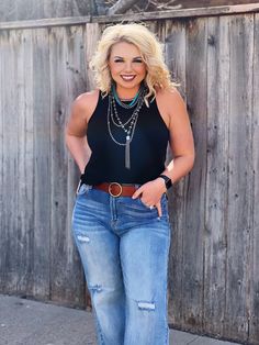 Black classic sleeveless top Wider shoulder straps and small side spots for a flattering fit True to size fit Western Clothing Ideas, Sahm Outfits, Fall Outfit Ideas For Women, Black Top Outfit, Western Ideas, Fall Tea, Nashville Outfit, Casual Work Attire, High Waisted Distressed Jeans