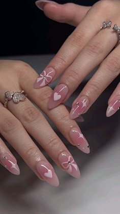 uñas coquette Aestethic Nails, Nails Rosa, Bow Nail Designs, Uñas Aesthetic, Bow Nail Art, Graduation Nails, Easy Nails, Smink Inspiration, Girly Acrylic Nails