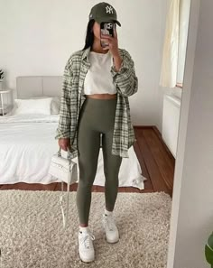 Looks Casuais E Confortáveis ​​para O Dia A Dia | VEJA FOTOS Outfits Leggins, Modele Fitness, Chique Outfits, Green Leggings, Causual Outfits, Looks Chic