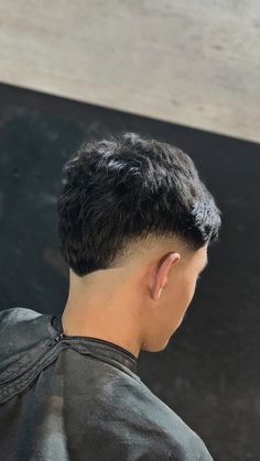 Boys Curly Haircuts, Men Fade Haircut Short, Taper Fade Curly Hair, Mullet Fade, Beard And Mustache Styles, Buzz Cut Hairstyles