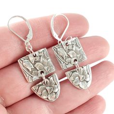 National Silver Narcissus Spoon Swing Earrings by Midnight Jo Silver Coin Jewelry, Vintage Spoon Jewelry, Spoon Jewelry Diy, Flatware Crafts, Spoon Earrings, Silver Spoon Jewelry, Metal Art Jewelry, Silverware Crafts, Fork Jewelry