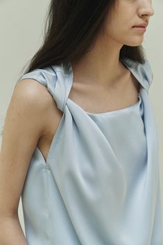 YIJU designs gaps between structural silhouettes and delicate materials. Lily Pilly, Dress Maker, Diy Crown, Portfolio Images, Linen Collection, Dress 2024, Design Inspo, Dressmaking, Tango