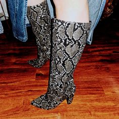 Steve Madden Snake Skin Boots Size 8.5. Real Leather, Boots Are In Great Condition, Worn Twice Heel Is 3.5 Inches . Boots Hit Right Above The Knee , Fall Heeled Boots With 4-inch Heel And Closed Toe, Fall Closed Toe Heeled Boots With 4-inch Heel, Fall Closed-toe Heeled Boots With 4-inch Heel, Medium Width Knee-high Heels For Fall, Brown Heeled Boots With Medium Width, Fall Round Toe Heeled Boots With Snake Print, Snake Print Heeled Boots With Round Toe For Fall, Fall Snake Print Heeled Boots With Round Toe, Fall Snake Print Round Toe Heeled Boots