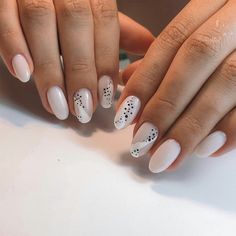 Minimal Nails, Dots Nails, Nails Desing, Neutral Nails, Minimalist Nails, Dream Nails, Classy Nails, Funky Nails, Short Acrylic Nails