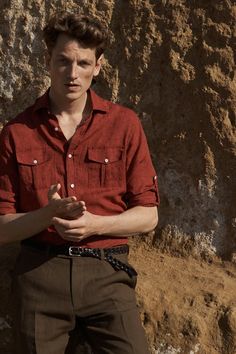 Suit Men Aesthetic, Tailoring Aesthetic, Massimo Dutti Man, Massimo Dutti Summer, Linen Suit Men, Beach Barbecue, Minimal Accessories, Gq Magazine, Safari Jacket