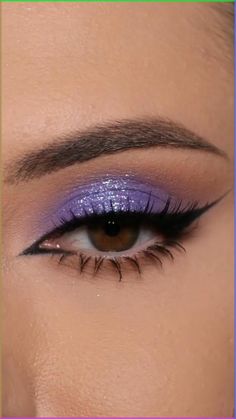 Eyes that mesmerize ✨ A breathtaking blend of shimmering gold and deep shine, creating a truly captivating eye makeup look. #eyesthatshine #eyemakeupinspiration #glossyeyes #eyeglam #shinyeyelooks #eyemakeupgoals #shinyeyetrends #bookeventzweddings #bookeventz Colourful Eyeshadow, Gorgeous Eye Makeup, Purple Makeup Looks, Everyday Eyeshadow, Eyes Eyeliner, Glossy Eyes, Bridal Eye Makeup, Purple Eye Makeup