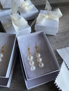 22l plated gold hoops hold 3 beauriful pearls. Perfect for your bridesmaid gift! Gold Hoops, Pearl Drop Earrings, Pearl Drop, Bridesmaid Gift, Luxury Wedding, Bridesmaid Gifts, Pearl Earrings, Plating