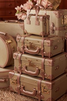 #BEAUTY, #RELATIONSHIPS #Fashion #Animals #Outfits #Winter Outfits #Animals Designer Luggage Sets, Luggage Sets For Women, Luxury Luggage Sets, Steamline Luggage, Retro Vintage Aesthetic, Travel Vanity, Luxury Luggage