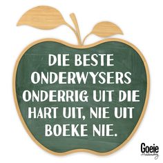 an apple with the words die beste onderwysers underrig ut die hartt neut boek nie