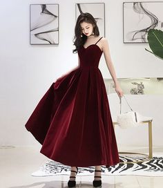 Vestidos Color Vino, Tea Length Prom Dress, Prom Dress Burgundy, Burgundy Evening Dress, Burgundy Bridesmaid, Burgundy Prom Dress, Burgundy Bridesmaid Dresses, Velvet Shorts, Burgundy Velvet