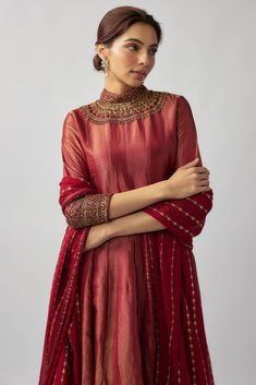 Simple Indian Suits, Flared Anarkali, Diwali Outfits, Partywear Dresses, Indian Designer Suits, Global Dress, Desi Fashion Casual, Pakistani Dress