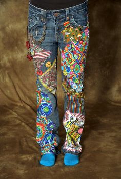 Don't think I'd wear 'em but they sure are fun to look at! Hippie Pants by EWENDT on Etsy, Patches Ideas, Hippie Jeans, Moda Hippie, Moda Denim, Denim Art, Estilo Hippie, Hippie Pants, Denim Ideas