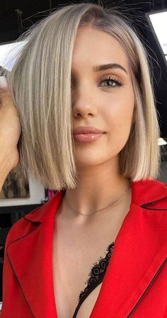 Straight Bob Haircut, Blonde Bob Haircut, Short Blonde Bobs, Taper Fade Haircut, Blonde Hair Inspiration, Haircuts Straight Hair