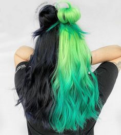 Uploaded by @linda. Find images and videos about hair, beauty and black on We Heart It - the app to get lost in what you love. Green And Black Hair, Split Dye Hair, Split Dye, Split Dyed Hair, Mystery Machine, Colourful Hair, Cute Hair Colors, Dye Hair