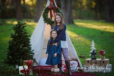 Christmas Mini Session | New Braunfels Mini Session Photographer Winter Baby Pictures, Teepee Photography, Christmas Photograph, Holiday Mini Session